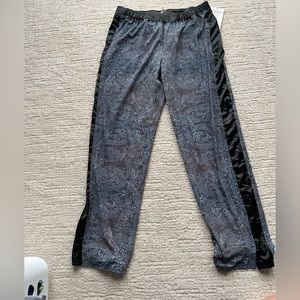 New with tags! - Lululemon Rise & Shine Trouser Size 8